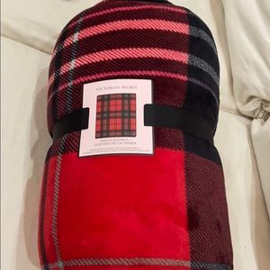 Victoria’s Secret Plaid Sherpa Blanket